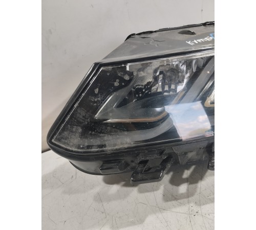 Фара передняя левая