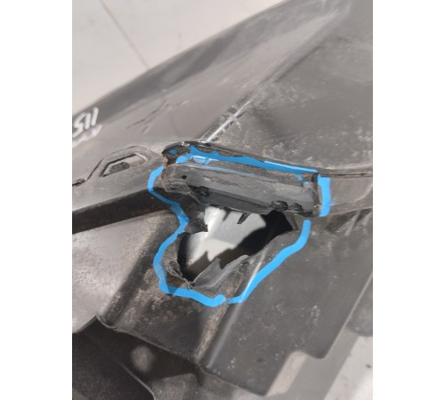 Фара передняя левая