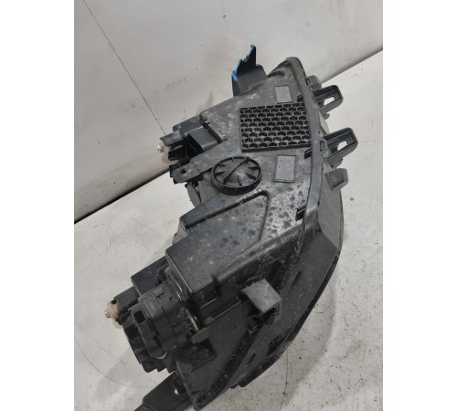 Фара передняя левая