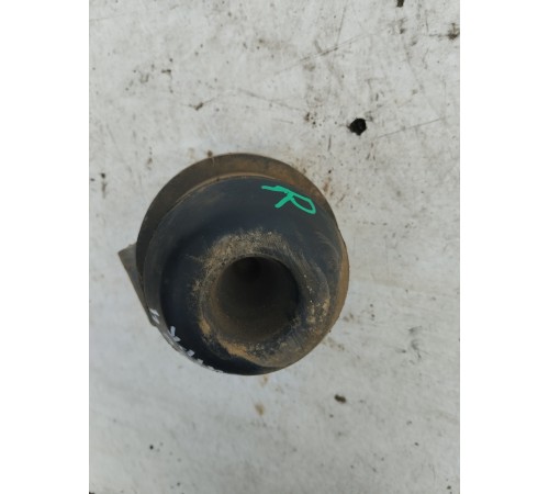 Отбойник передней рессоры правый