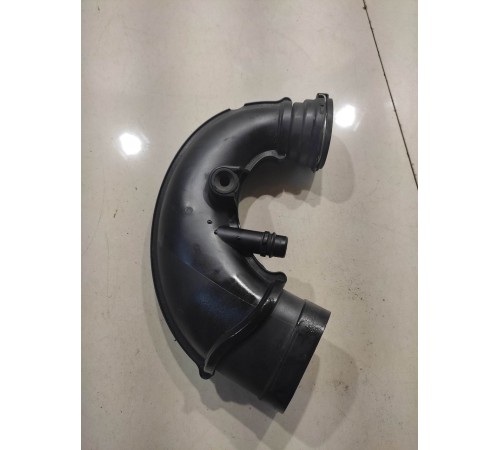 Патрубок воздушного фильтра