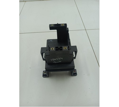 Кронштейн кулисы переключения передач АКПП