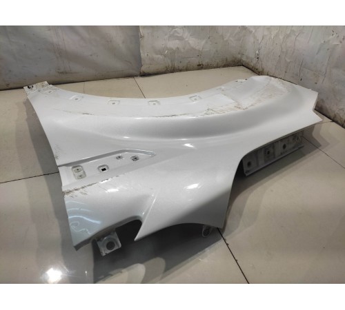 Крыло переднее левое