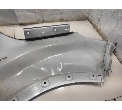 Крыло переднее левое