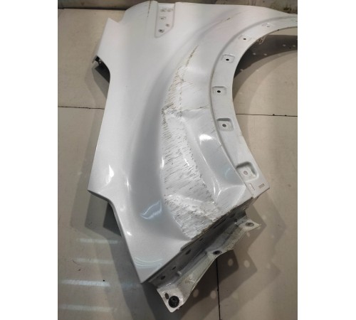 Крыло переднее левое