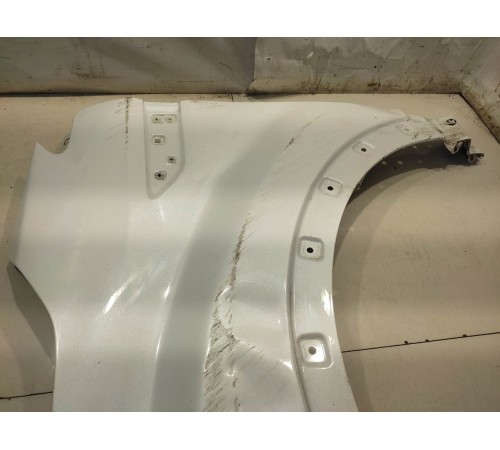 Крыло переднее левое