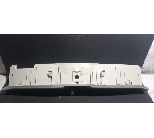 Кожух замка багажника