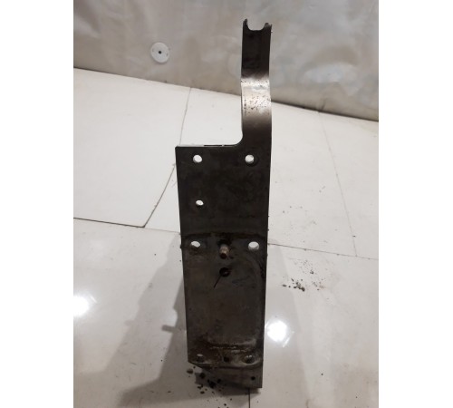 Кронштейн(крепление) усилителя переднего бампера левый