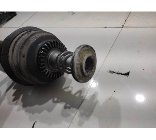 Привод (полуось) (передний левый)