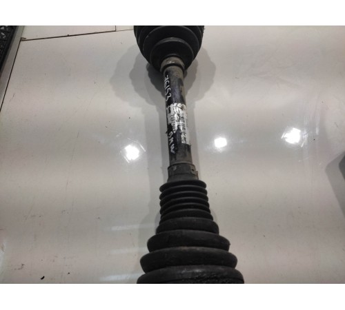 Привод (полуось) (передний левый)