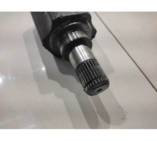 Привод (полуось) (передний левый)