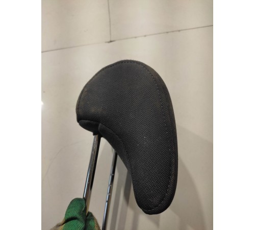 Подголовник (задний)