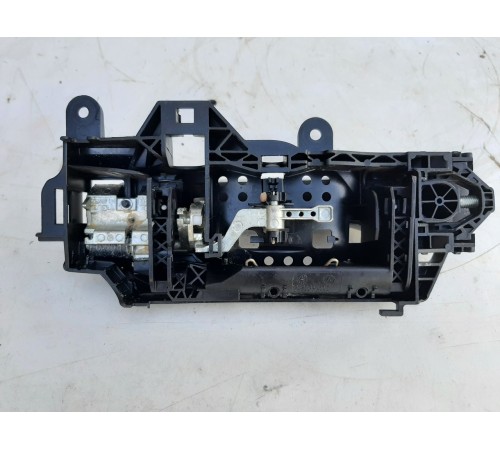 Ручка двери (задняя левая внешняя)