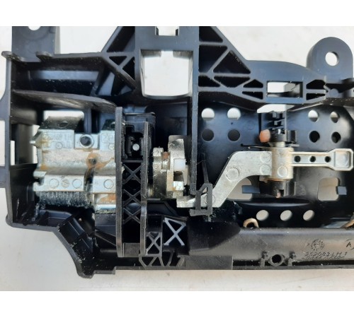 Ручка двери (задняя левая внешняя)