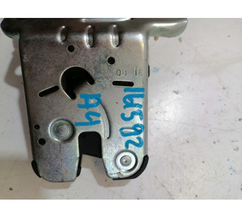 Замок крышки багажника