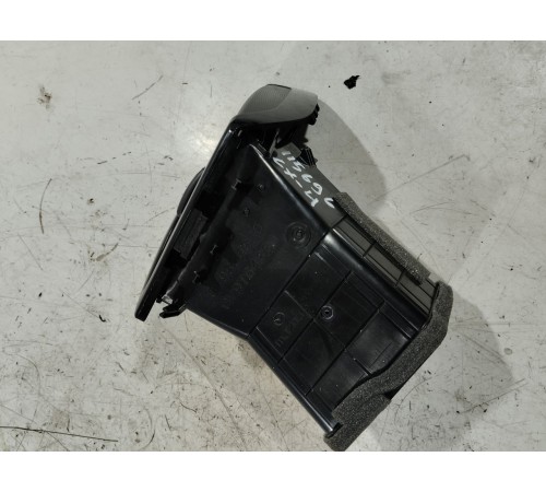 Дефлектор воздушный левый