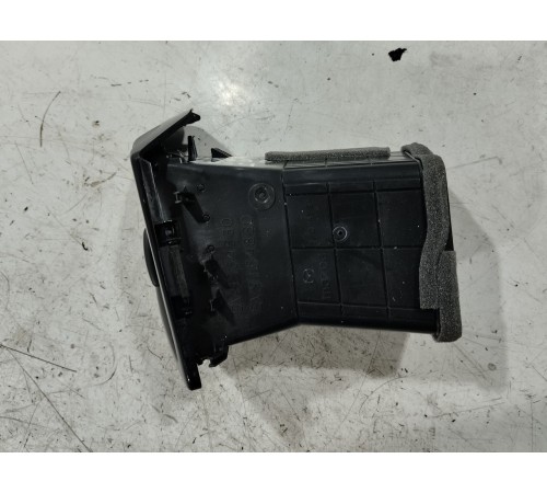 Дефлектор воздушный левый