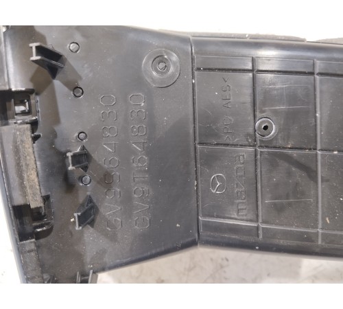 Дефлектор воздушный левый