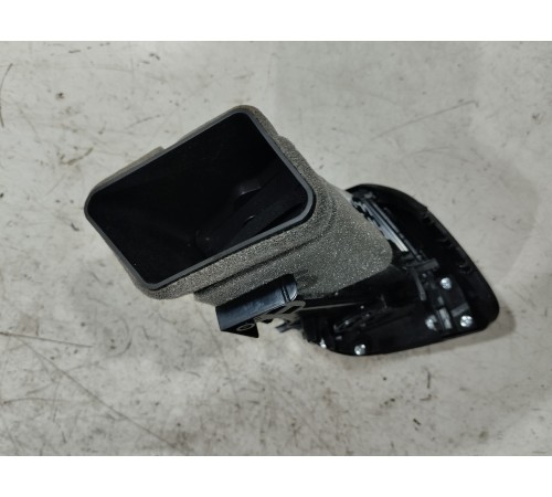 Дефлектор воздушный левый