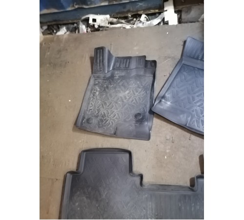 Комплект ковриков салона