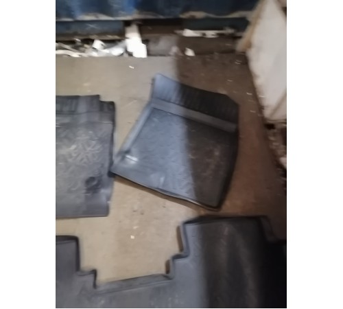 Комплект ковриков салона