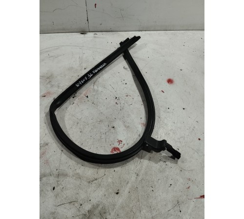 Уплотнитель стекла задний левый