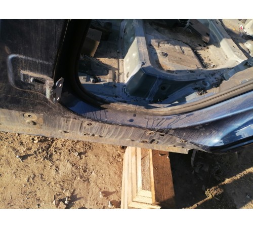 Порог с центральной стойкой левый