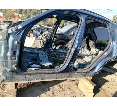 Порог с центральной стойкой левый