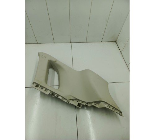 Обшивка задней стойки правая верхняя
