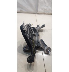 Педаль стояночного тормоза