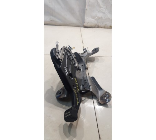 Педаль стояночного тормоза