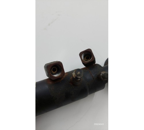 Гидроцилиндр подъёма кузова передний