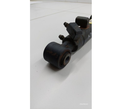 Гидроцилиндр подъёма кузова передний