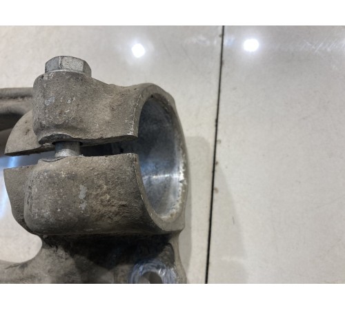 Вилка амортизатора (переднего правого)