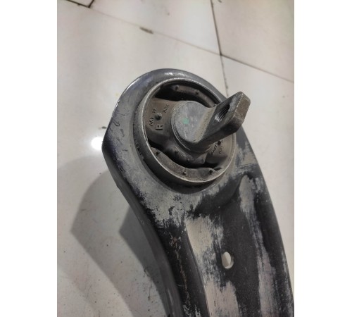 Рычаг подвески(задний правый)