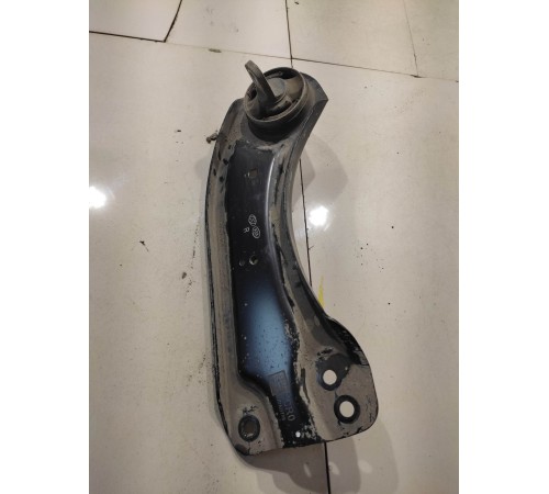 Рычаг подвески(задний правый)