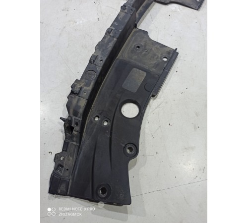 Накладка решетки радиатора верхняя