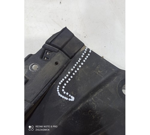 Накладка решетки радиатора верхняя