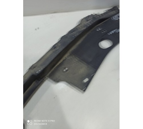 Накладка решетки радиатора верхняя