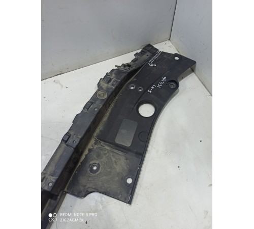 Накладка решетки радиатора верхняя