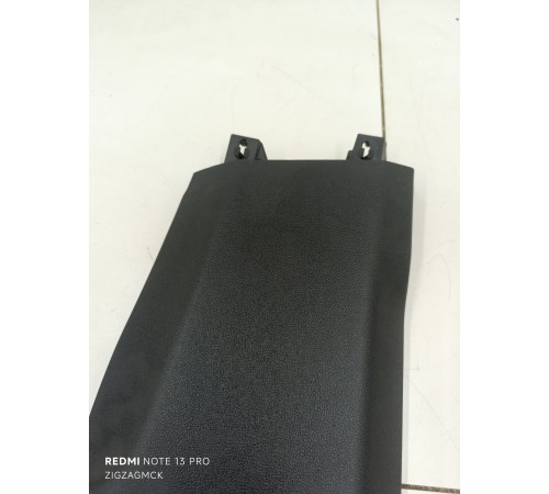 Обшивка центральной стойки правая верхняя