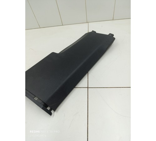 Обшивка центральной стойки правая верхняя