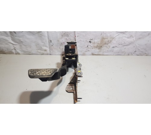 Педаль тормоза