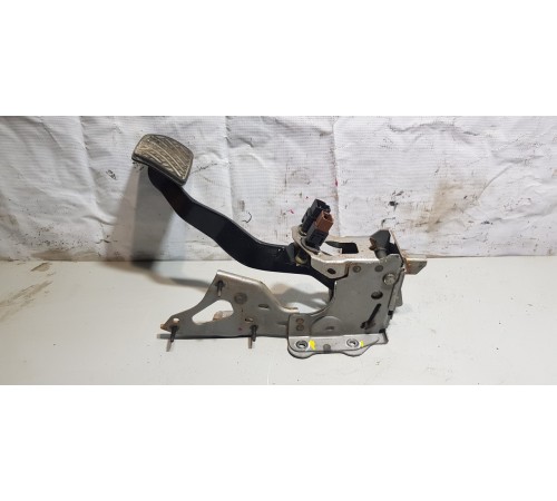 Педаль тормоза