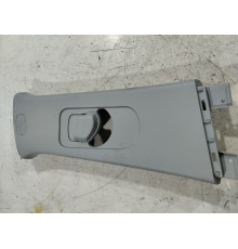 Обшивка центральной стойки правая верхняя