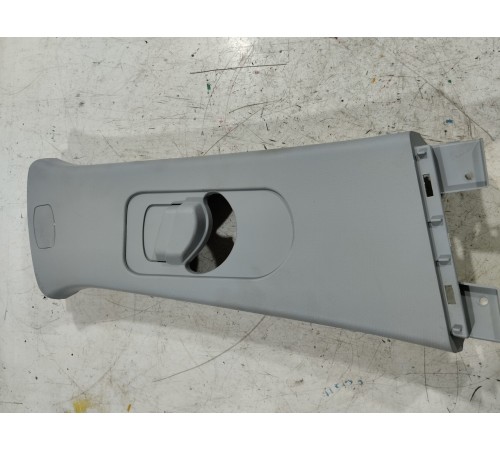 Обшивка центральной стойки правая верхняя