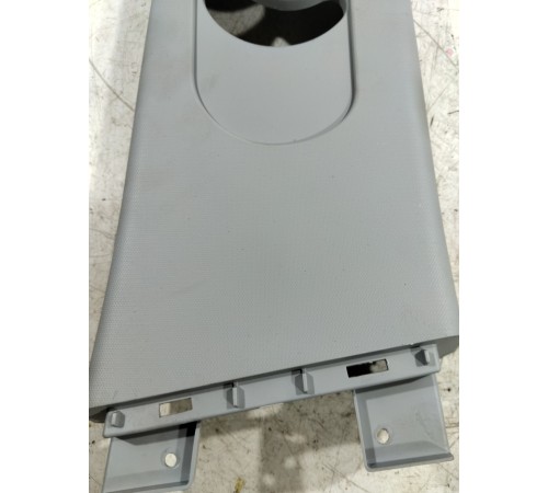 Обшивка центральной стойки правая верхняя