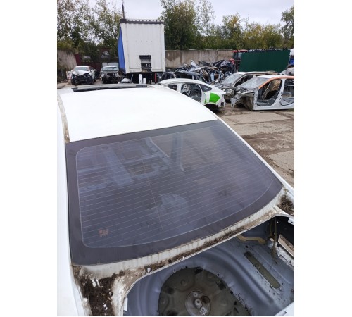 Стекло заднее