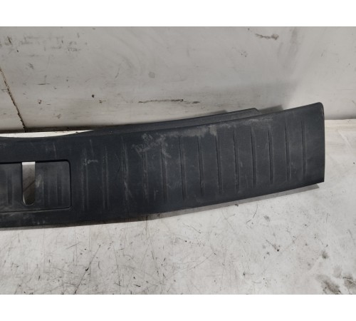 Обшивка задней панели багажника