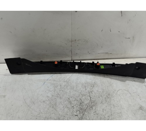 Обшивка задней панели багажника